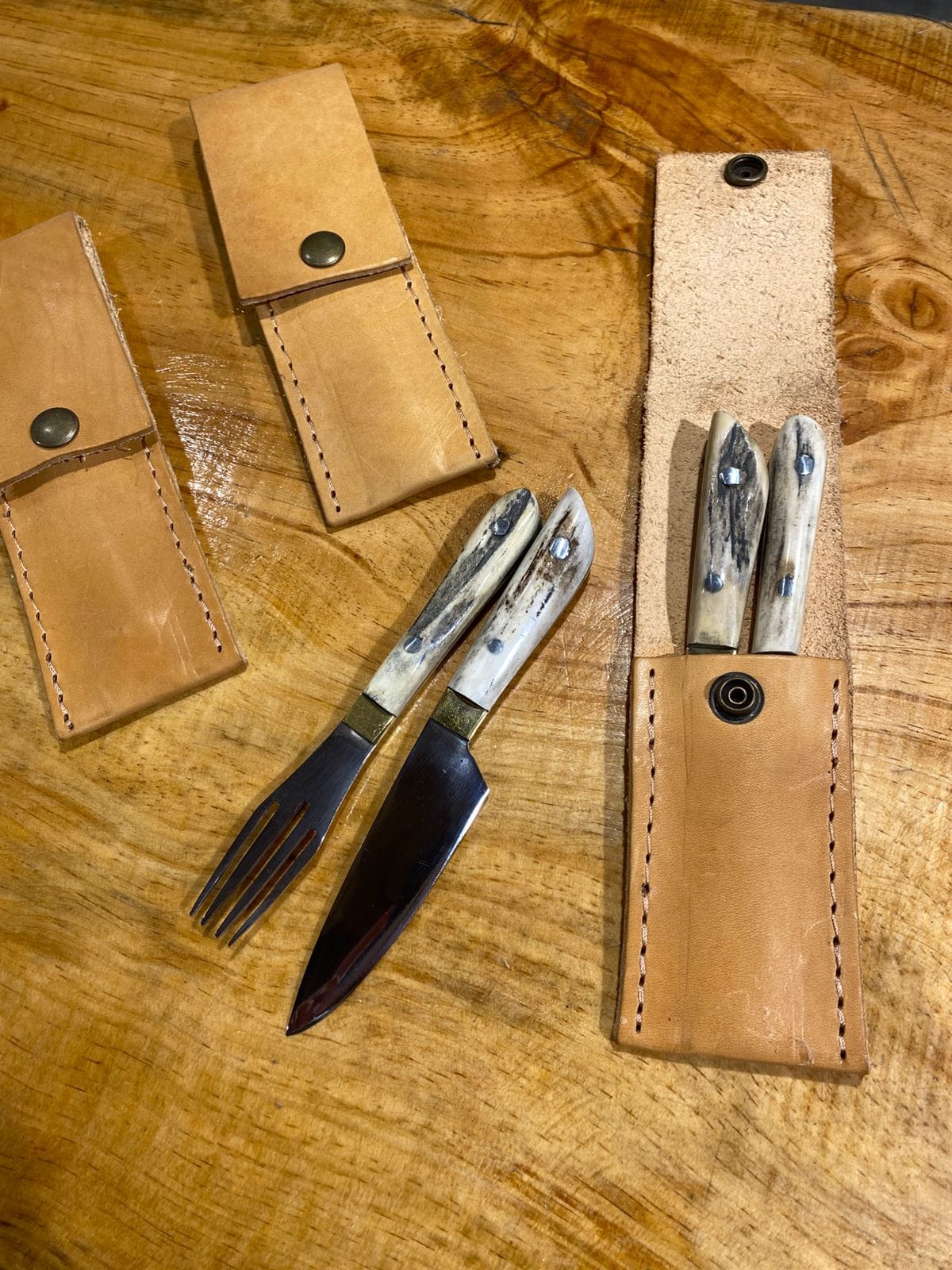 Juego Cuchillo y Tenedor – Estuche