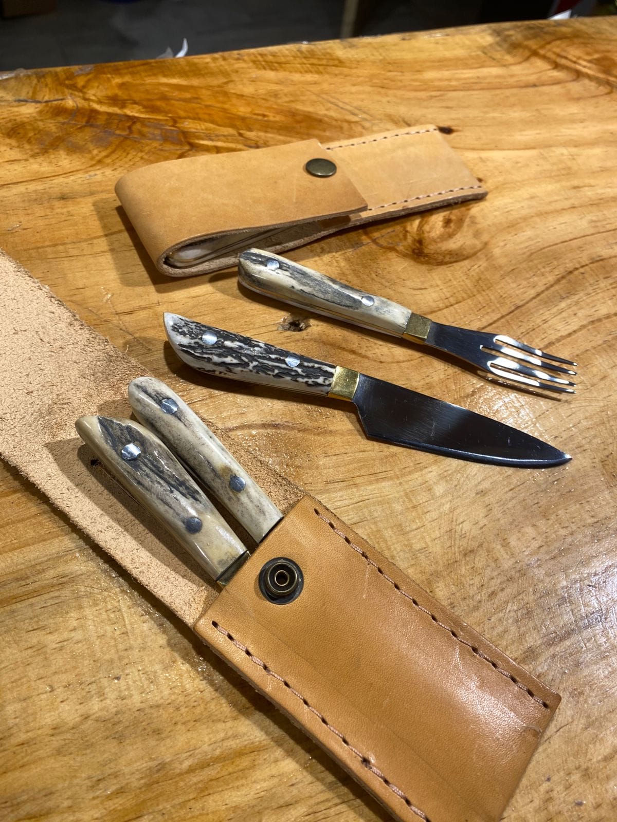 Juego Cuchillo y Tenedor – Estuche - Imagen 2